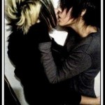 dark-emo-boys-kissing