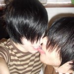 really-hot-emo-boys-kissing